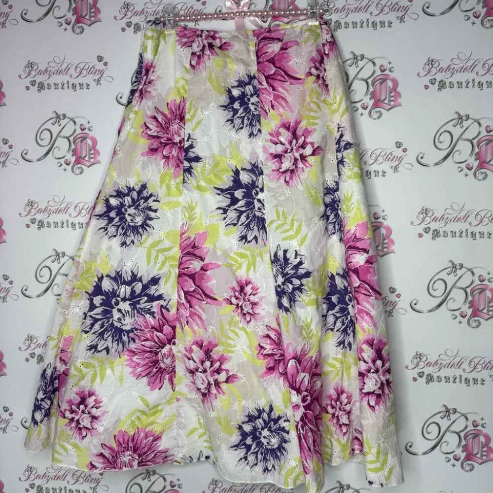 M&S classic skirt crochet pattern throughout flowers white green pink purple - Picture 8 of 11